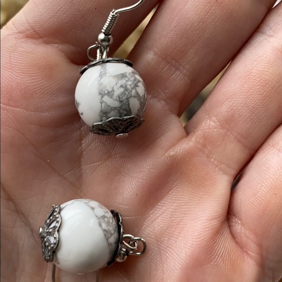 NWT! Vintage Inspired- Handmade Genuine White Howlite Earrings - Picture 3 of 5